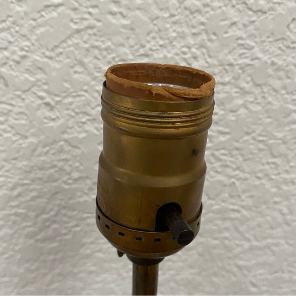 Antique Victorian Lady with Violin Porcelain Decorative Table Lamp - Picture 13 of 16